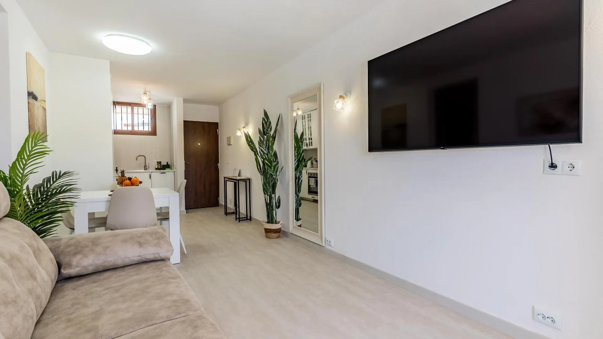 Bright Seaside Apartment In Los Cristianos - Achacay 0*, Los Cristianos (Tenerife) Španělsko