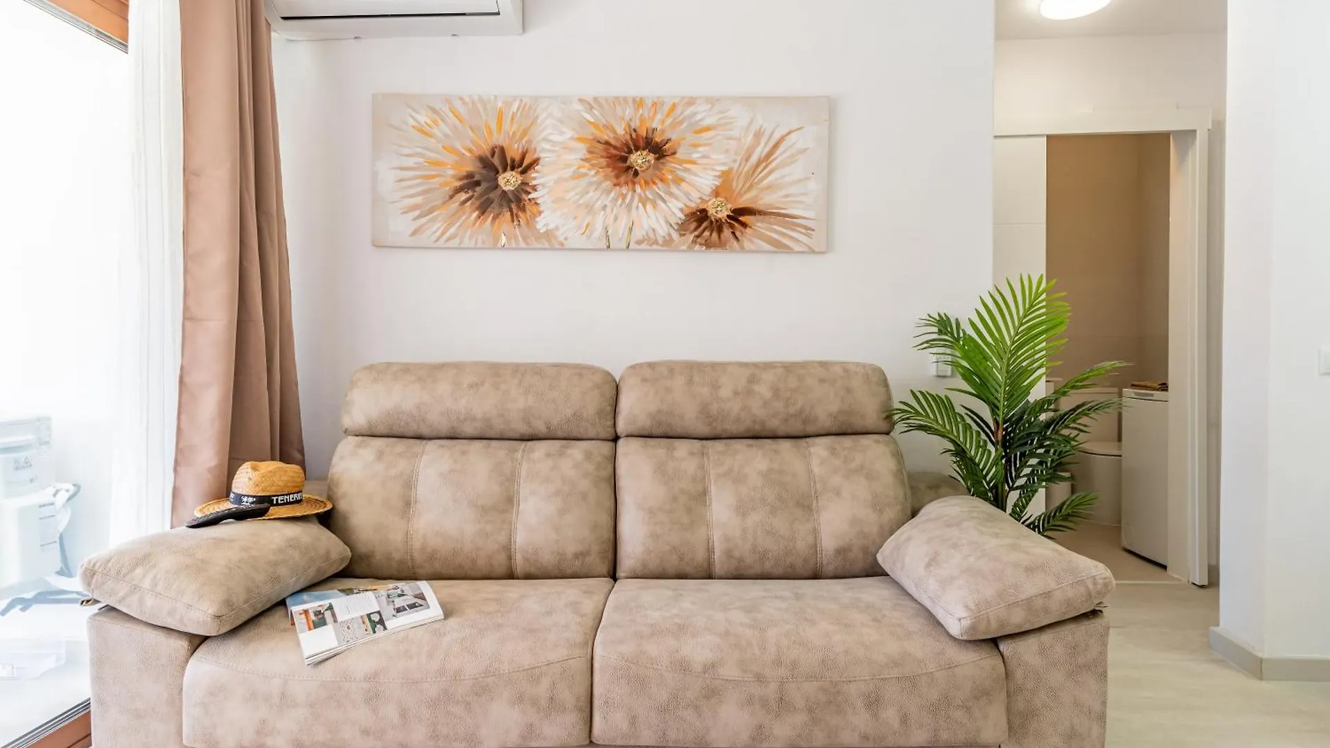 Bright Seaside Apartment In Los Cristianos - Achacay