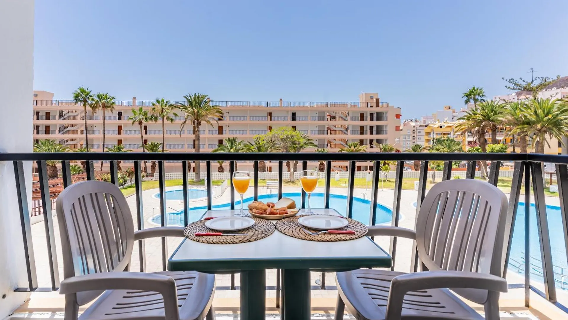 Bright Seaside Apartment In Los Cristianos - Achacay