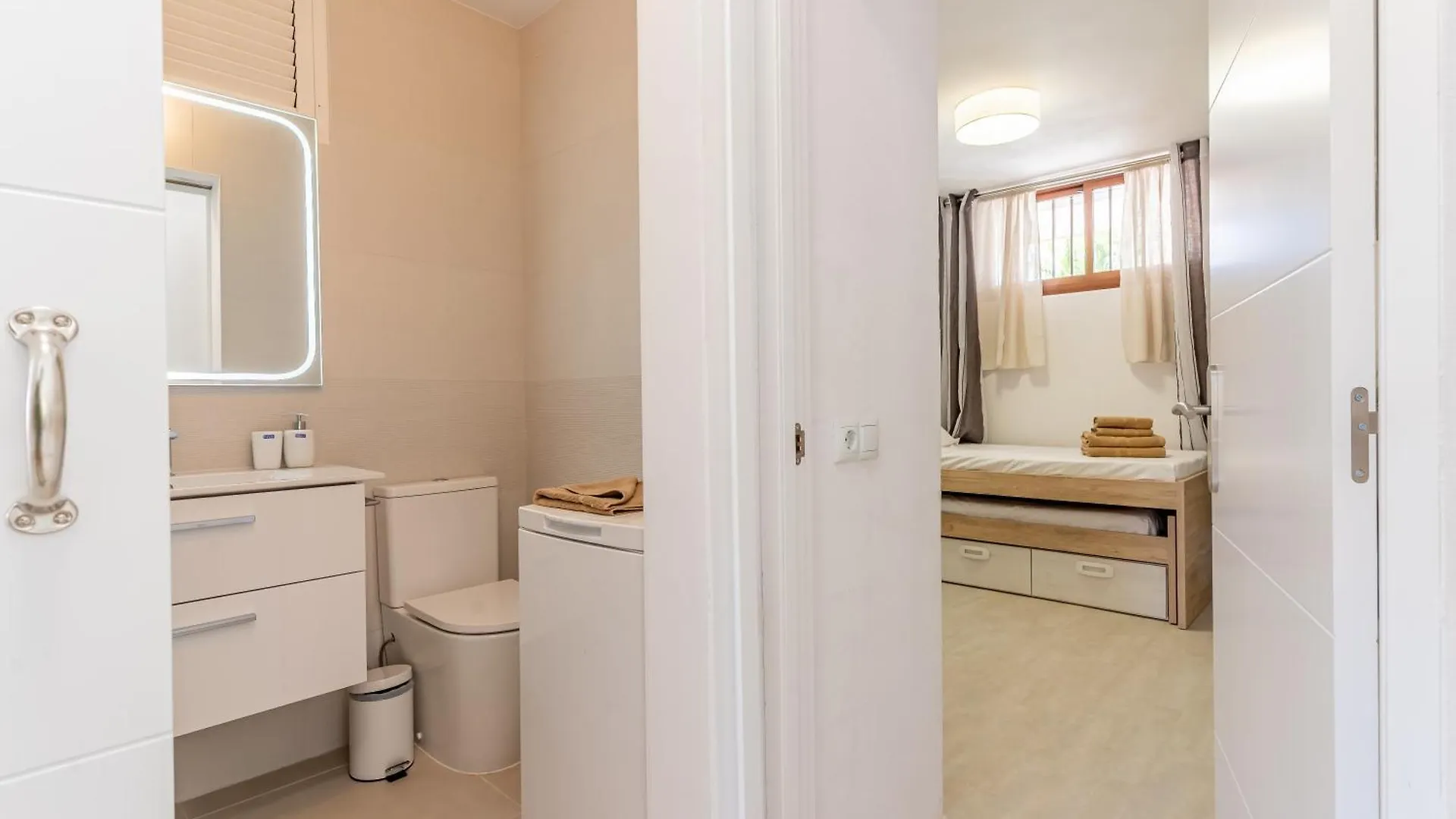 Bright Seaside Apartment In Los Cristianos - Achacay