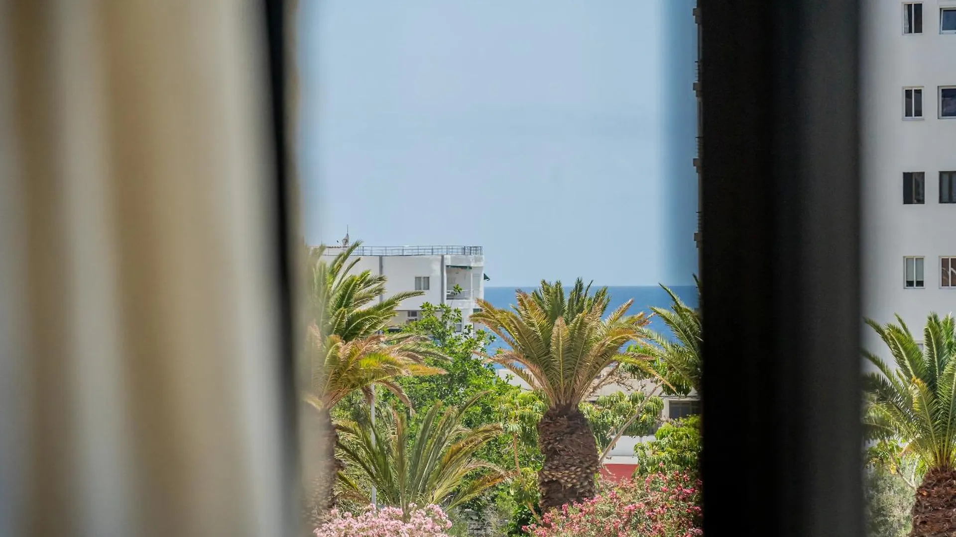 Bright Seaside Apartment In Los Cristianos - Achacay
