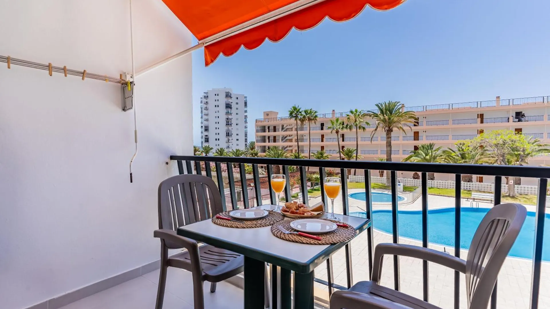 Bright Seaside Apartment In Los Cristianos - Achacay